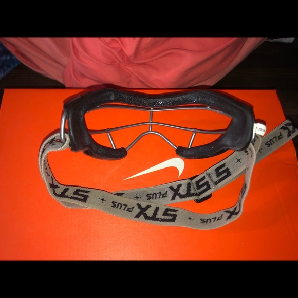 lacrosse goggles - Picture 3 of 3